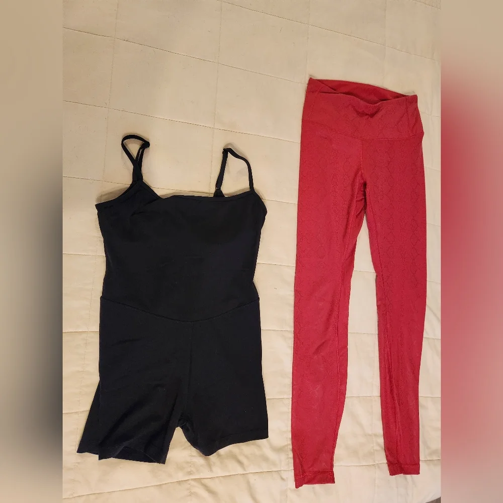 CRZ YOGA Bundle Of Black Bodysuit & Red Leggings, Adjustable Strap, EUC Small